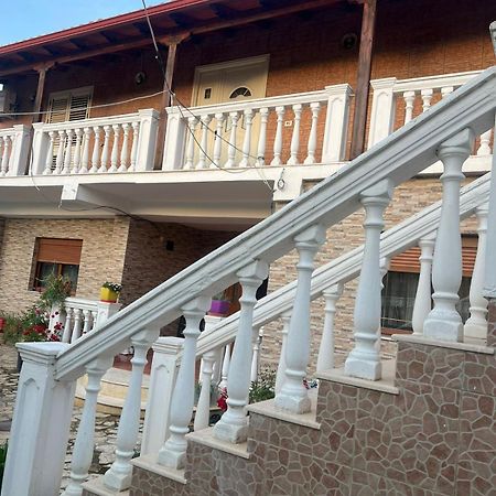 Hotel Nori House Vlorë Esterno foto