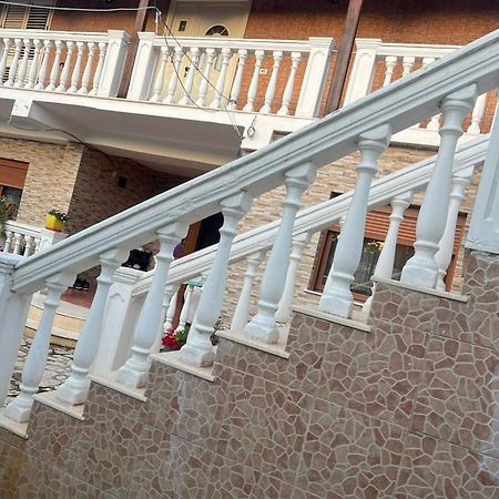Hotel Nori House Vlorë Esterno foto