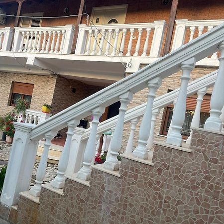 Hotel Nori House Vlorë Esterno foto