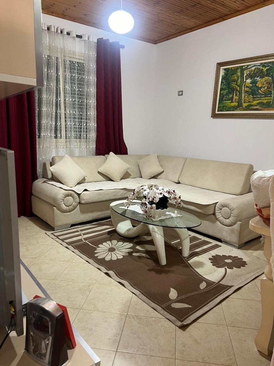 Hotel Nori House Vlorë Esterno foto