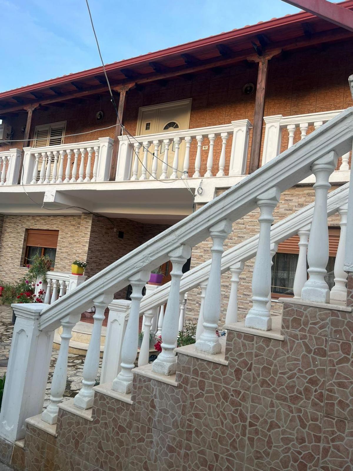 Hotel Nori House Vlorë Esterno foto