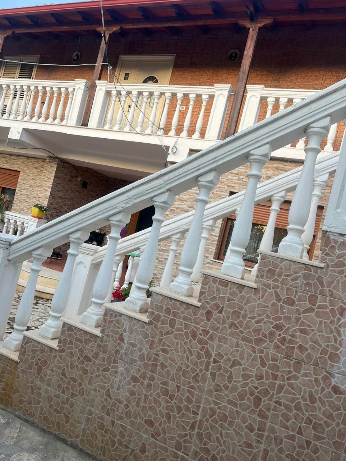 Hotel Nori House Vlorë Esterno foto