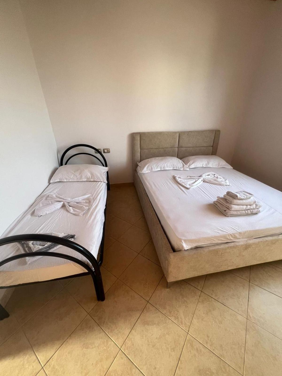 Hotel Nori House Vlorë Esterno foto