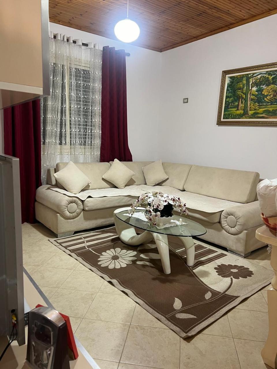 Hotel Nori House Vlorë Esterno foto